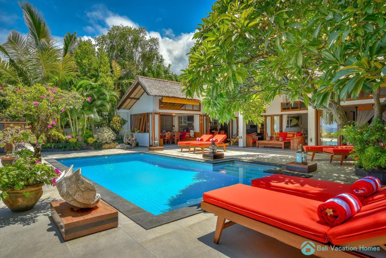 Villa Kamboja - Intimate Luxury Lovina Beach Villa Banjar  Buitenkant foto